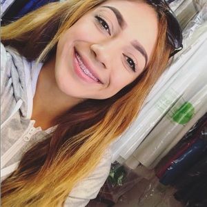 Meet your Posher, Estefania